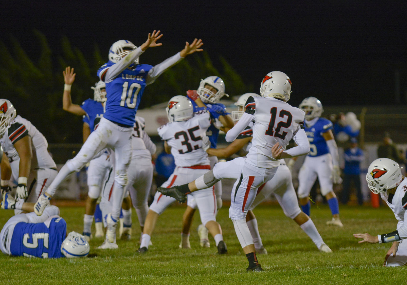 090619 Bishop Lompoc football 10.jpg